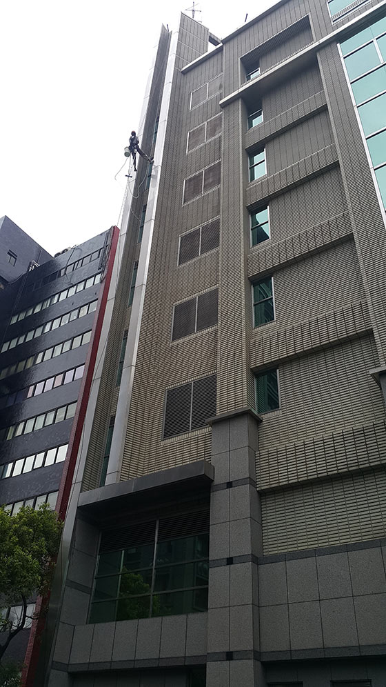 台新建國北路大樓外牆清洗(中山區)